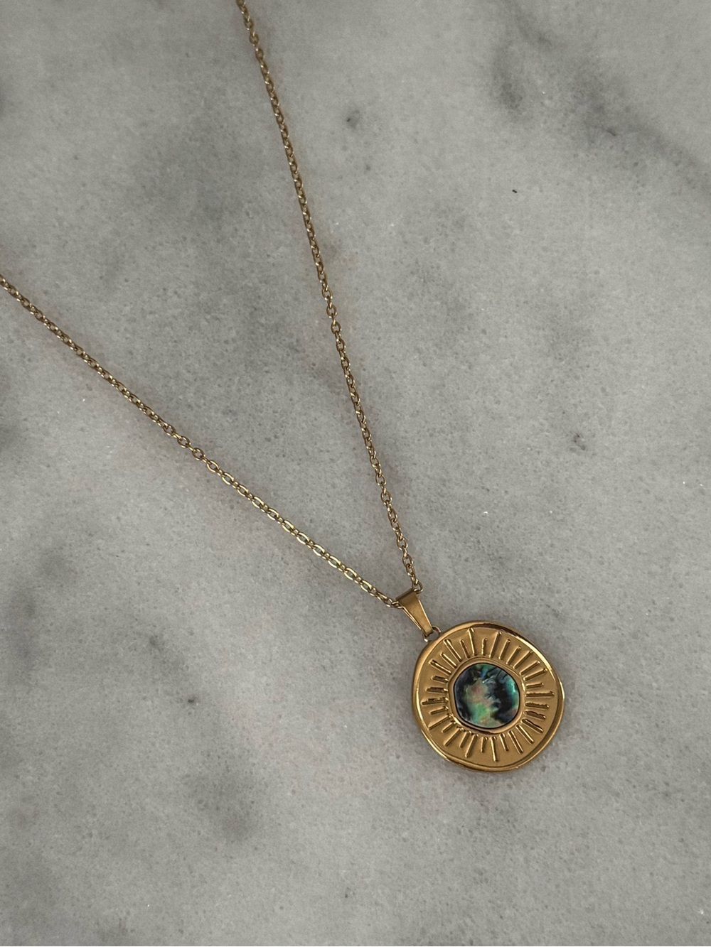 Gold Iridescent Sun Beam Pendant Necklace Brand New